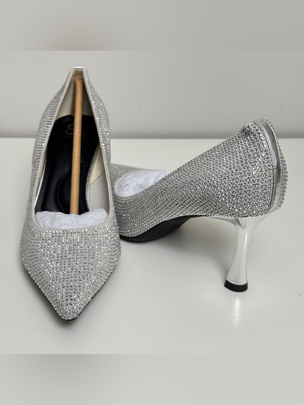 Cosy Island EternalPace Diamond Pointed Toe Pumps Silver Size 8